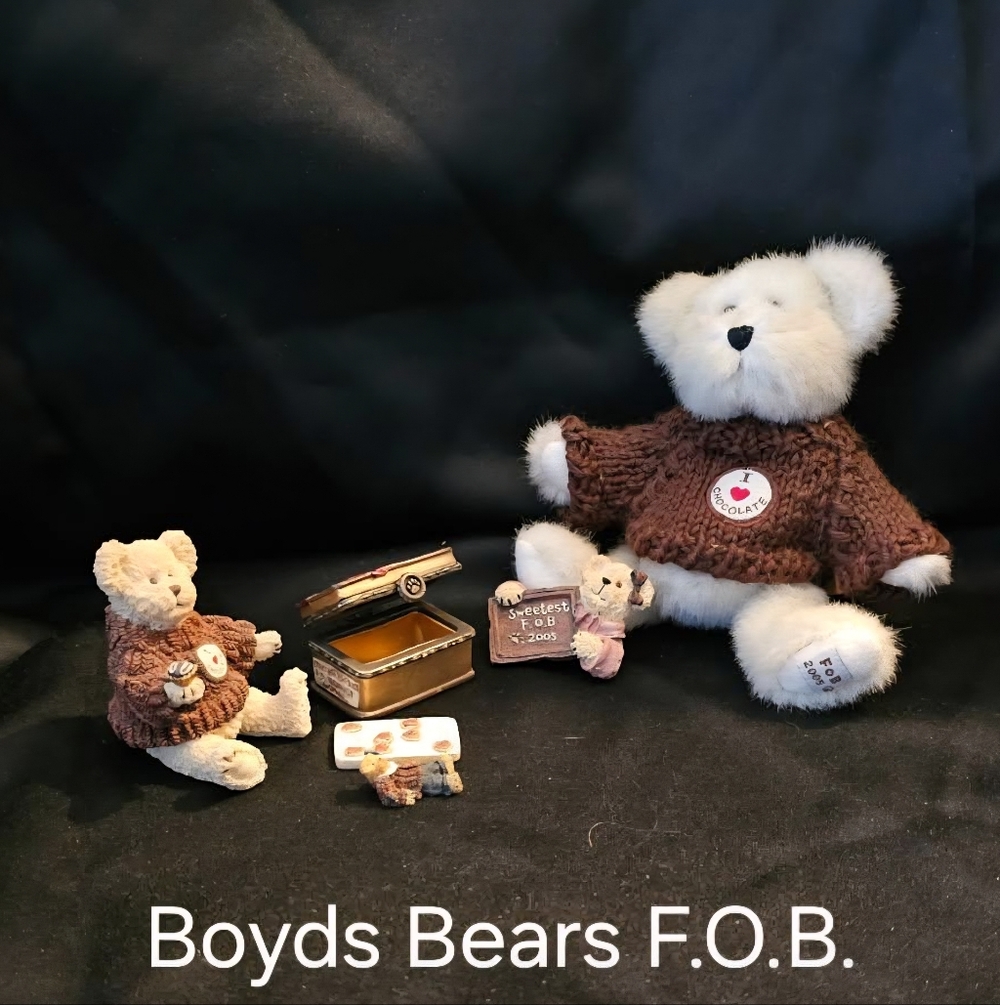 Boyds Bears Plush Set with Brown and White Bears